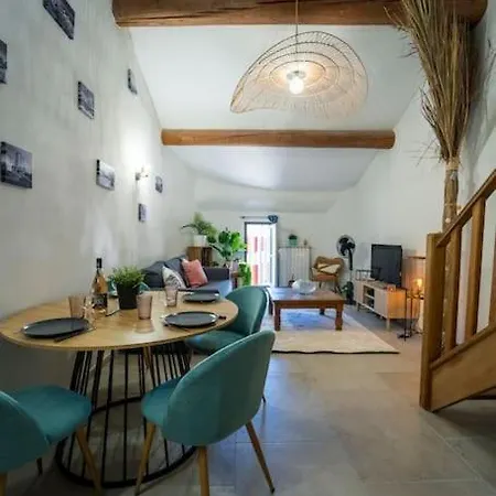 Apartment T2 Proche Place Aux Herbes *