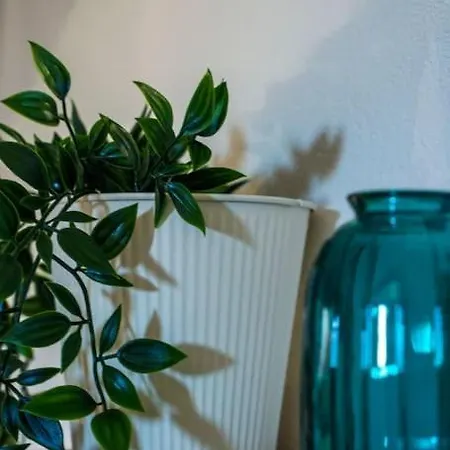Apartment T2 Proche Place Aux Herbes Uzes