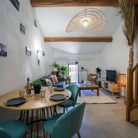T2 Proche Place Aux Herbes Uzès