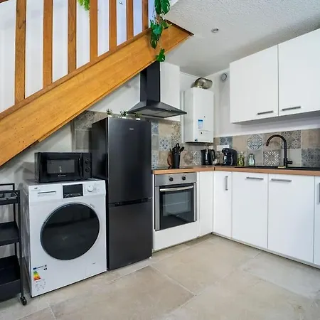 T2 Proche Place Aux Herbes Apartment
