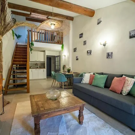 T2 Proche Place Aux Herbes Apartment *